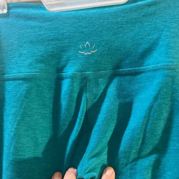 Beyond Yoga Teal Leggings - Picture 4 of 10